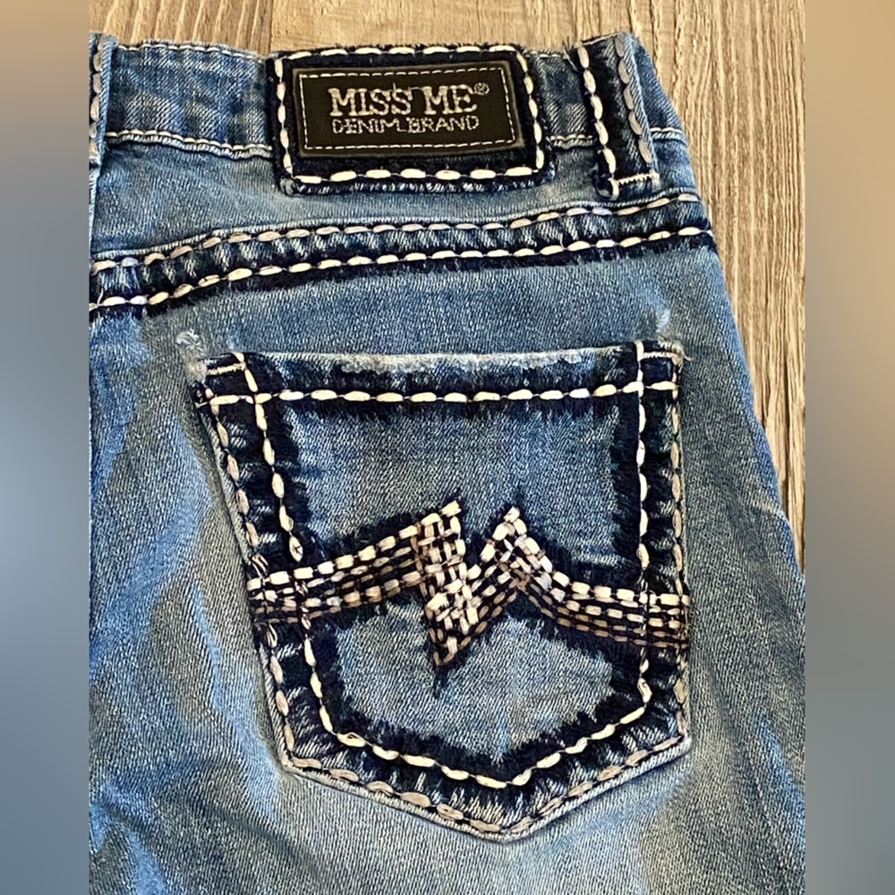 Miss Me boyfriend capri size 27